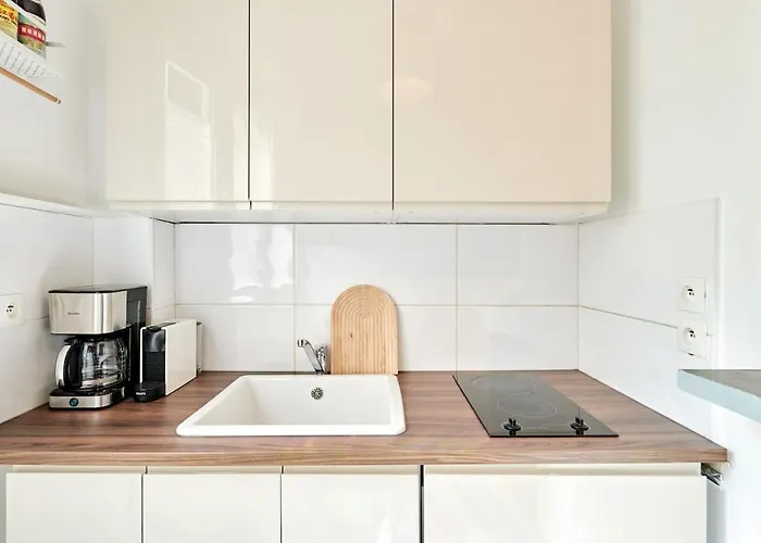Ney - 2 Bedrooms 1 Living Apartman *