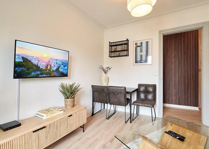 Ney - 2 Bedrooms 1 Living Apartman *