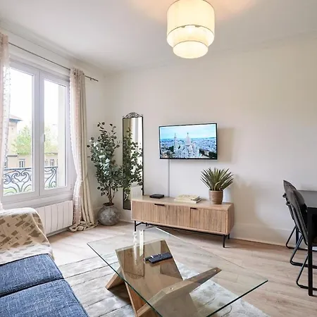 Apartment Ney - 2 Bedrooms 1 Living Paris