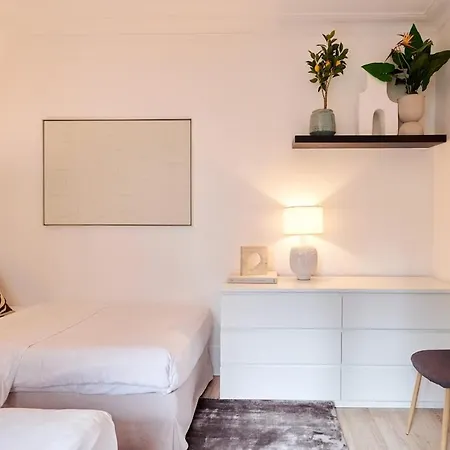 Ney - 2 Bedrooms 1 Living Apartment